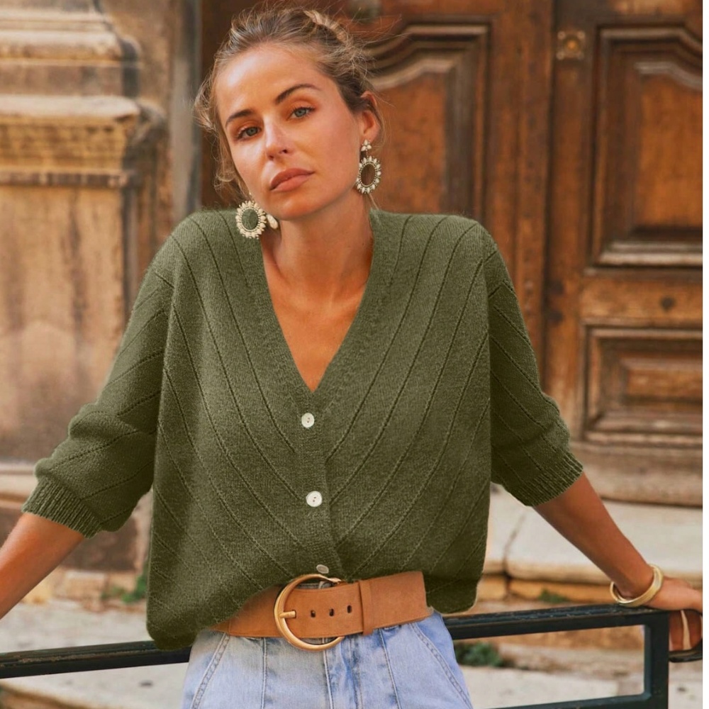 V-Cut Buttoned Down Green Knit Cardigan Textured, Long Sleeve - Picture 1 of 7